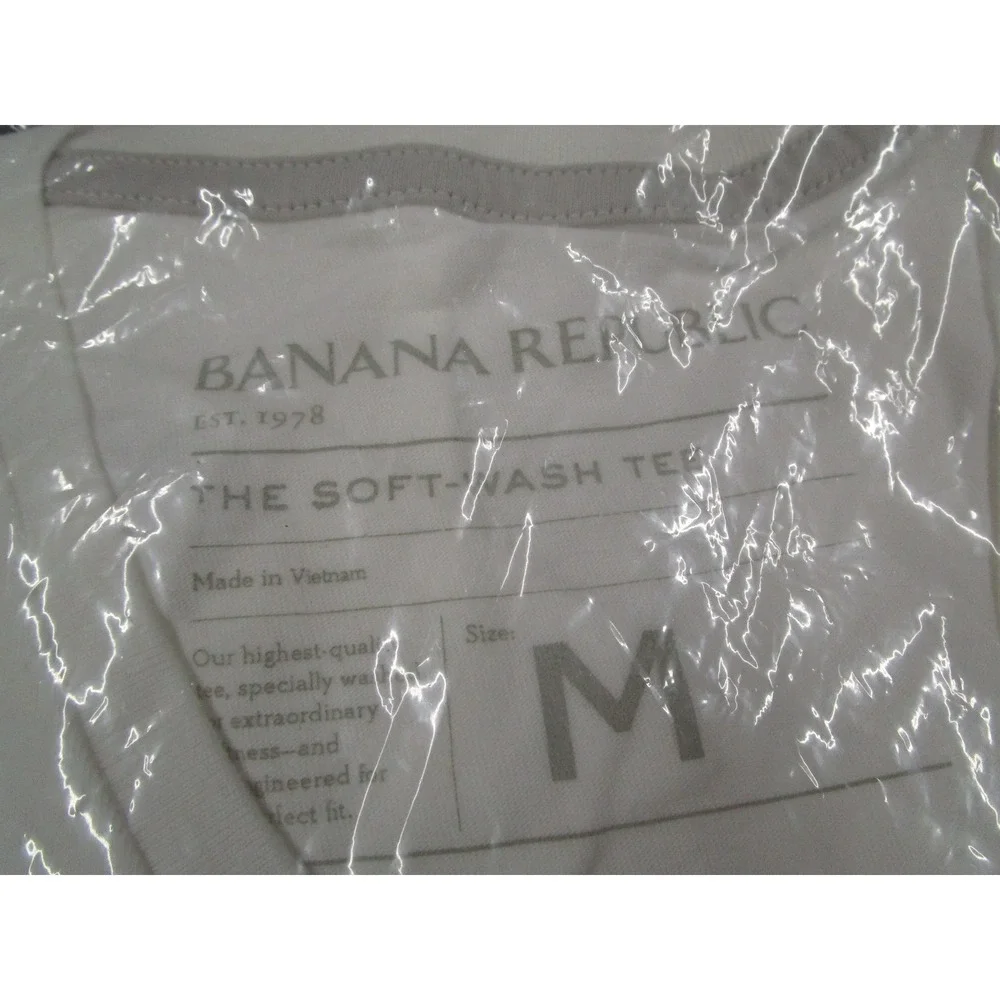 Banana Republic Mens Soft-Wash V-Neck T-Shirt Bundle 3pk White Navy Black M NEW